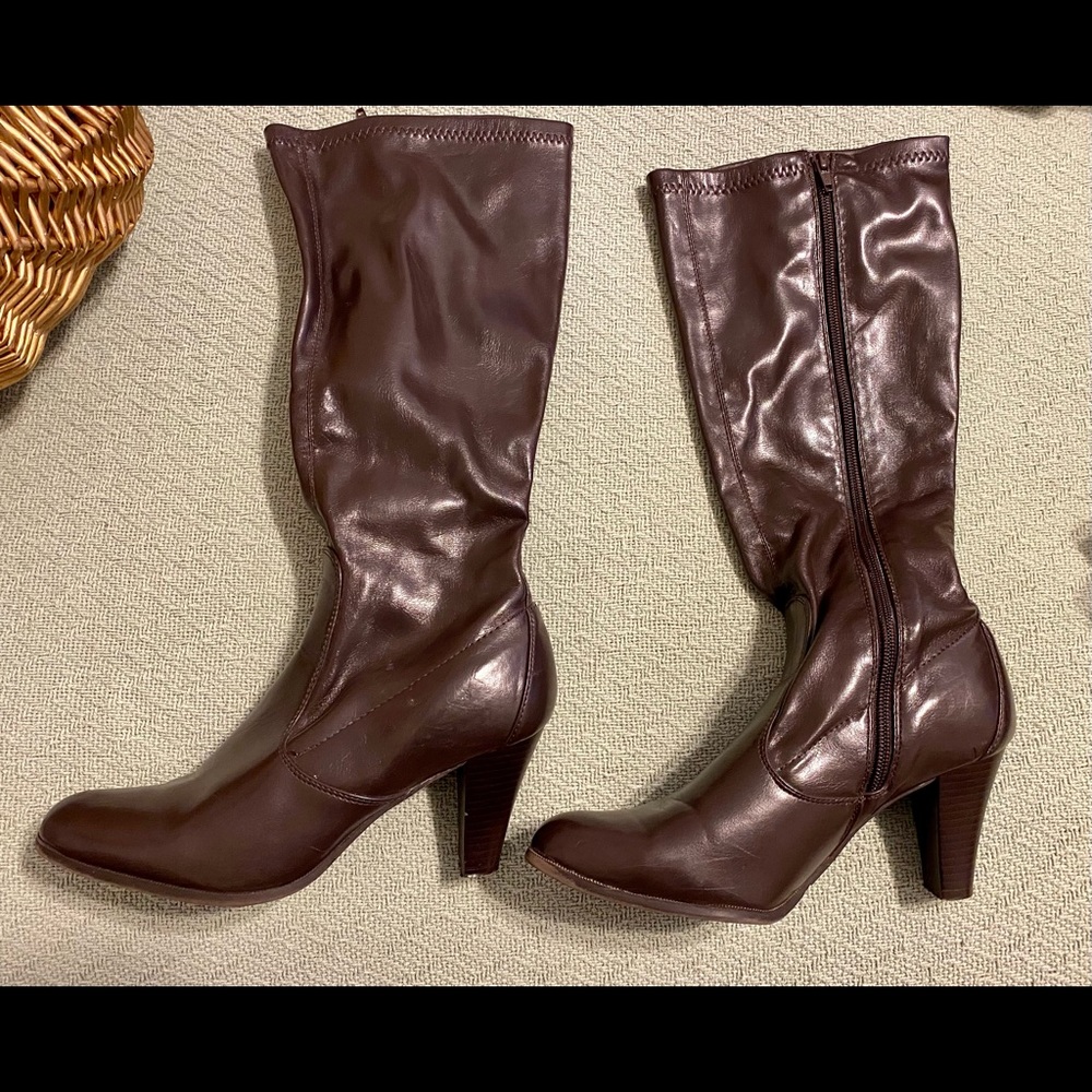 Women’s EUC size 8.5 brown boots Kohl’s brand